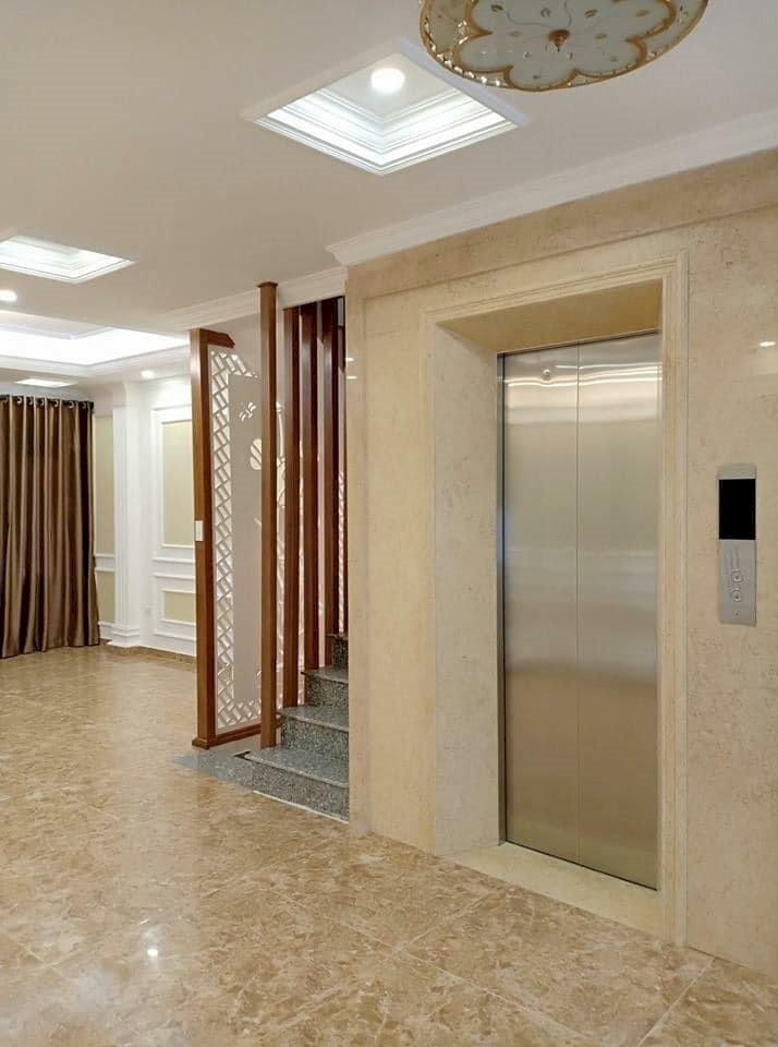 Siêu phẩm kinh doanh Phố Lê Thanh Nghị, 54m2 x 6 tầng.